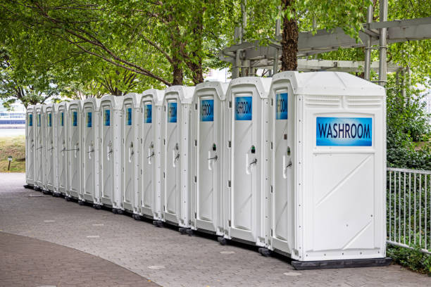 Best Luxury portable toilet rental  in Fairbury, IL